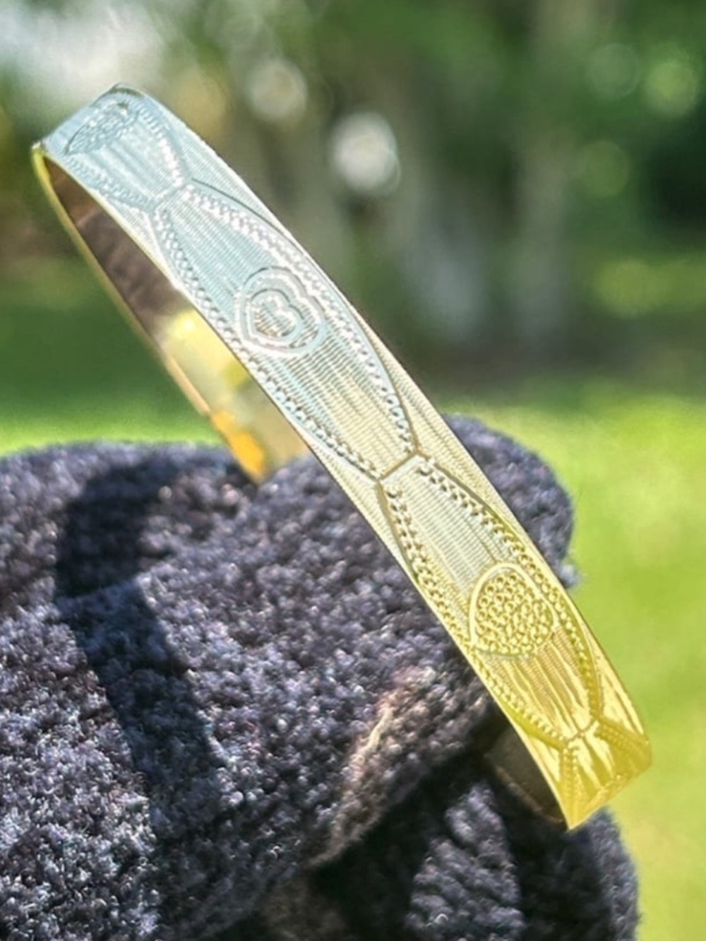 New gold bangle bracelet